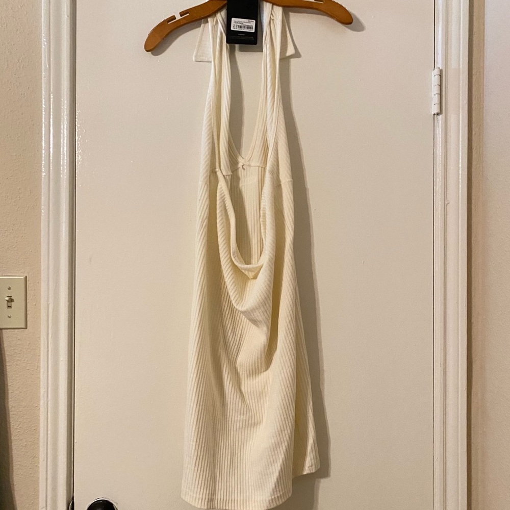 PRETTYLITTLETHING Plus Cream Collared Halterneck Thick Rib Bodycon Dress size 16 - Picture 4 of 5